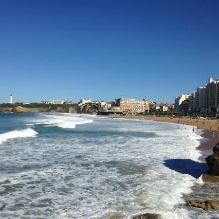 Bi-harri : Le Tout A Pied * Biarritz